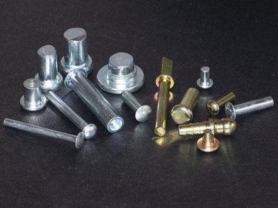 即墨紧固件生产厂家报价、图片及市场行情全面解析——以青岛新华五金制品为例